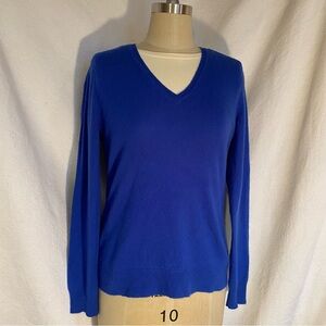 Lord&Taylor M pure cashmere vneck royal blue sweater